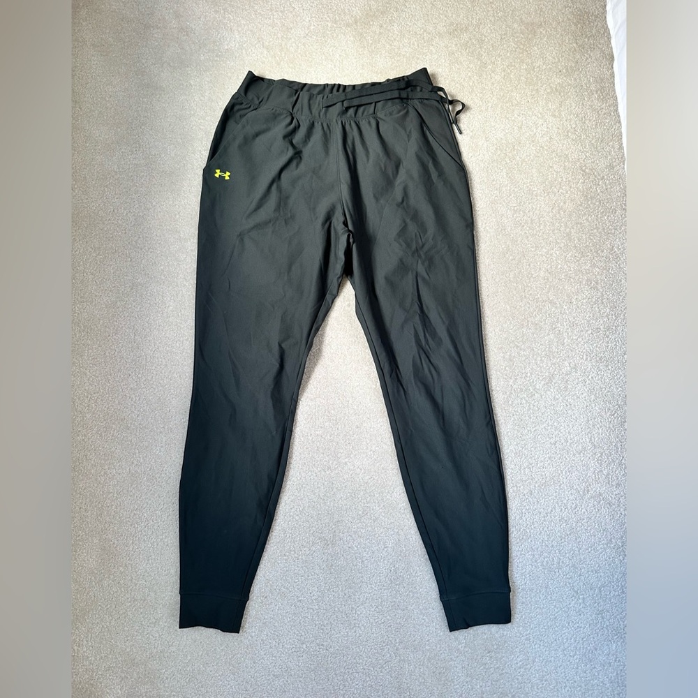 Under Armour Women's Vanish Joggers - Army Green